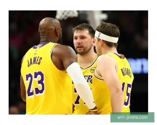 湖人连败止步活塞双杀无缘十连胜詹姆斯带伤仍准三双东契奇32分遗憾收官